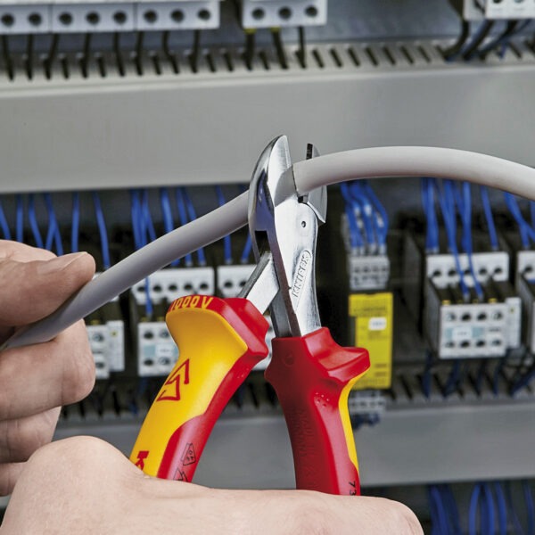 7306160 00 F A 07 600x600